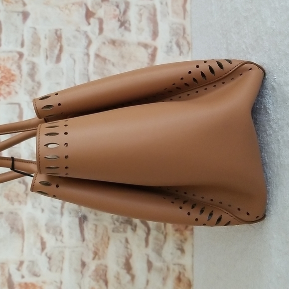 New ALAIA Angele 25 Leather Top Handle Bag - Picture 5 of 13